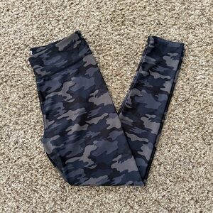 Runway Camo Leggings Women’s Size XL
